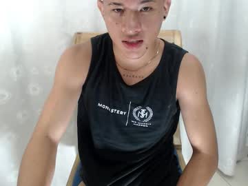 Crys_22 Chaturbate stream image from November 11, 2025