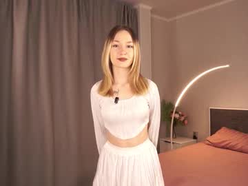 Ettaprada Chaturbate stream image from November 11, 2025