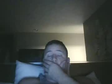 Huskerdusker Chaturbate stream image from November 11, 2025
