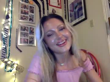 Pinksn0wle0pard Chaturbate stream image from November 11, 2025
