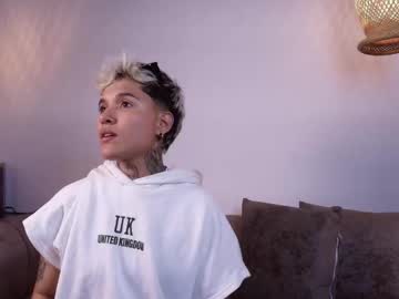 Suzuwolf_Dim Chaturbate stream image from November 11, 2025