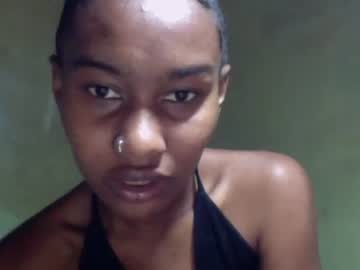 Oolyette Chaturbate stream image from November 11, 2025