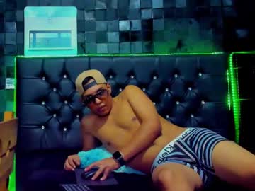 Antonycres Chaturbate stream image from November 11, 2025