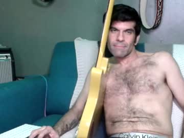 Flanneldong Chaturbate stream image from November 11, 2025
