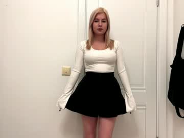 Bettiepanella Chaturbate stream image from November 11, 2025