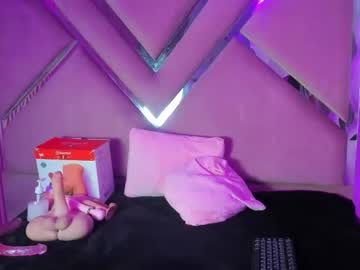 Cloemorenti_ Chaturbate stream image from November 11, 2025