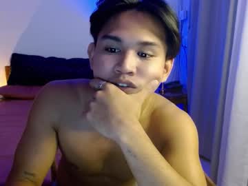 Yourmrsam Chaturbate stream image from November 11, 2025