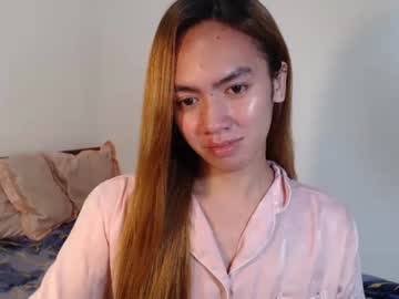Urlovelypinayxxx Chaturbate stream image from November 11, 2025