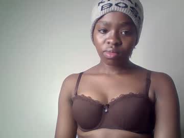 Luckyqueen3 Chaturbate stream image from November 11, 2025