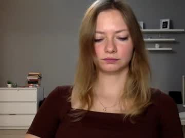 Lux_Millie Chaturbate stream image from November 11, 2025