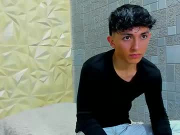 Elangiraldo Chaturbate stream image from November 11, 2025