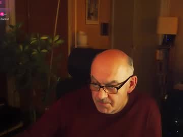 Warp147 Chaturbate stream image from November 11, 2025