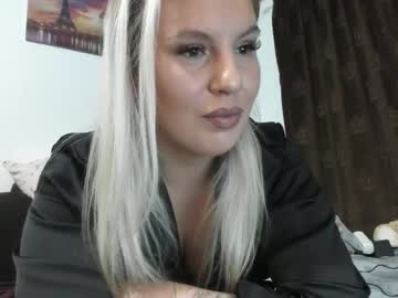 Rrroxbabe Chaturbate stream image from November 12, 2025