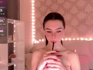 Holymiax Chaturbate stream image from November 12, 2025