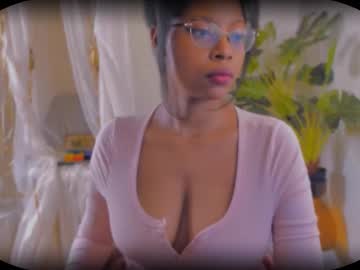 Bellablakes18 Chaturbate stream image from November 12, 2025