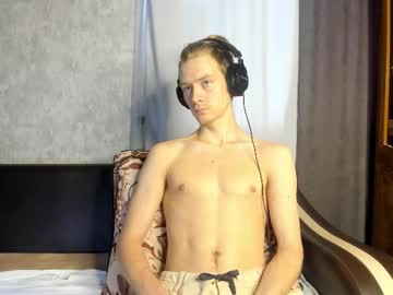 Milkiwy Chaturbate stream image from November 12, 2025