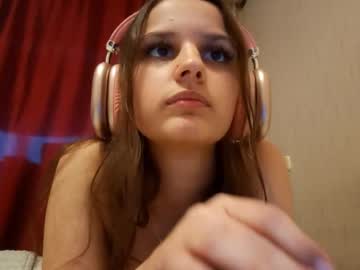 Sundaysuit Chaturbate stream image from November 12, 2025