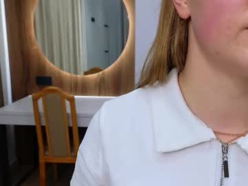 Lindseybristow Chaturbate stream image from November 12, 2025