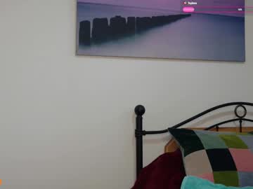 Goldie_Peach Chaturbate stream image from November 12, 2025