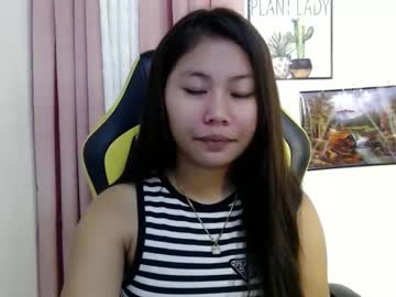 Ur_Small_Girl Chaturbate stream image from November 12, 2025