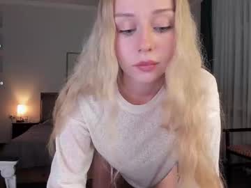 Em_Emilie Chaturbate stream image from November 12, 2025
