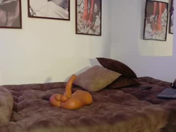 Loretahorny Chaturbate stream image from November 12, 2025