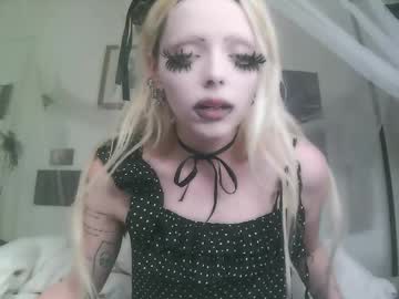 Bl0odsyring3 Chaturbate stream image from November 12, 2025
