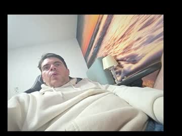 Schosch01 Chaturbate stream image from November 12, 2025