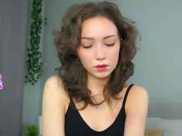 Loriamarzinske Chaturbate stream image from November 12, 2025