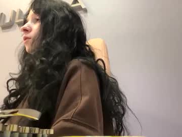 Iloveboobsbitch Chaturbate stream image from November 13, 2025