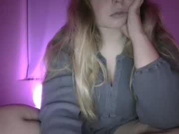 Shyelyseee Chaturbate stream image from November 13, 2025
