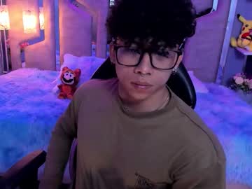 Akazaboy Chaturbate stream image from November 13, 2025