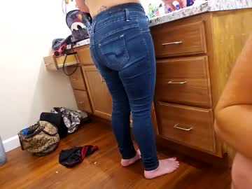 Creamymilf11 Chaturbate stream image from November 13, 2025