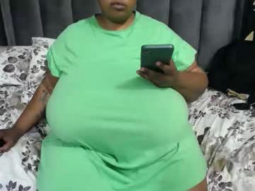 Bustyqueenx25 Chaturbate stream image from November 13, 2025