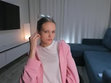 Cherrieaxson Chaturbate stream image from November 13, 2025