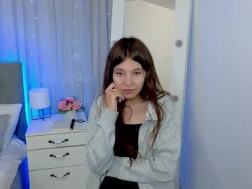 Little__Lunaa Chaturbate stream image from November 13, 2025
