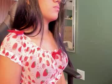 Roseliin Chaturbate stream image from November 13, 2025