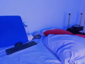 Sarenlux Chaturbate stream image from November 13, 2025