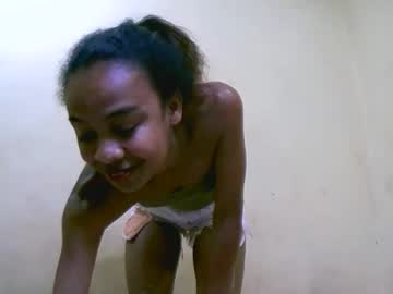Bella193999 Chaturbate stream image from November 13, 2025