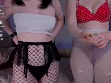 Nannieenter Chaturbate stream image from November 13, 2025