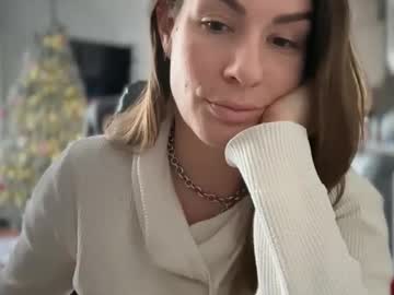 Luciousapril Chaturbate stream image from November 13, 2025