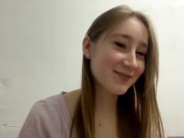 Geralynprogacz Chaturbate stream image from November 13, 2025