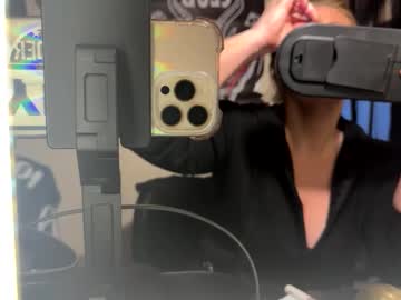 Bbuhnny Chaturbate stream image from November 13, 2025