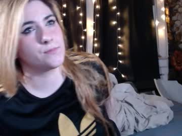 Roxanneroulette Chaturbate stream image from November 14, 2025