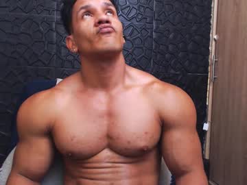 Viktorherrera Chaturbate stream image from November 14, 2025