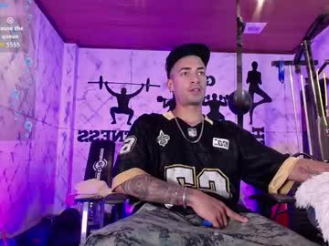 Drakeneumann Chaturbate stream image from November 14, 2025