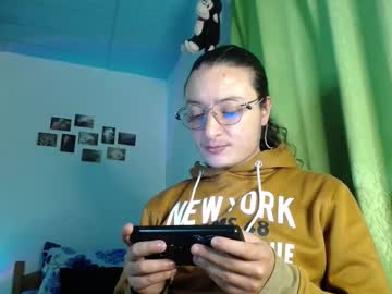 Willmonkey Chaturbate stream image from November 14, 2025