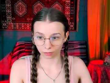 Juliedaniel Chaturbate stream image from November 14, 2025