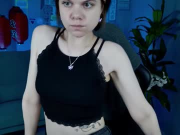 Elliemurler Chaturbate stream image from November 14, 2025