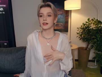Nakishacroshaw Chaturbate stream image from November 14, 2025